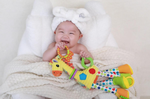 遵化市1岁宝宝流鼻涕打喷嚏